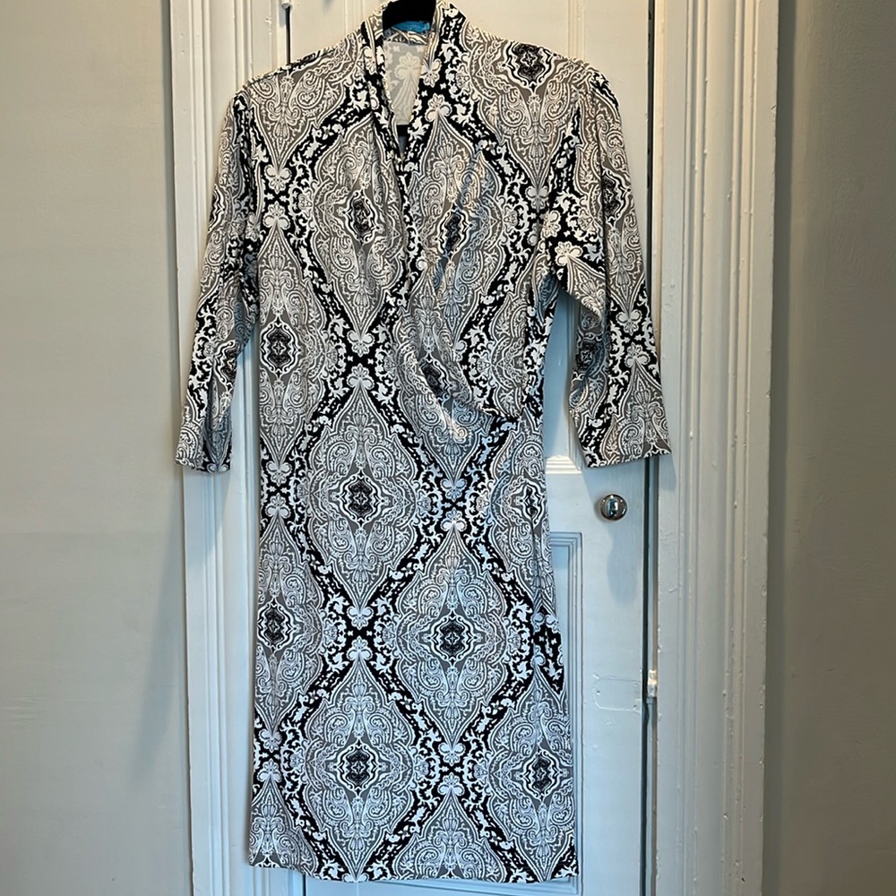 J McLaughlin traditional wrap dress Beautiful neckline.